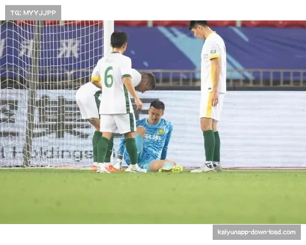 韩佳奇左膝多韧带撕裂未愈 长期康复进程远未达比赛要求